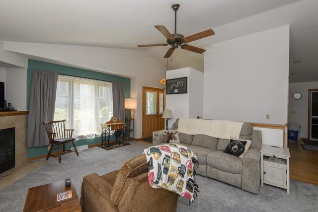 966 Bay View CIRCLE, Mukwonago, WI 53149