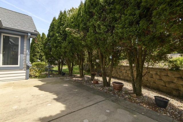 966 Bay View CIRCLE, Mukwonago, WI 53149
