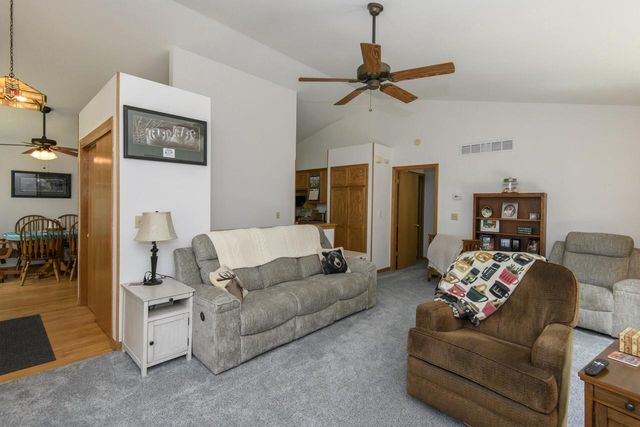 966 Bay View CIRCLE, Mukwonago, WI 53149