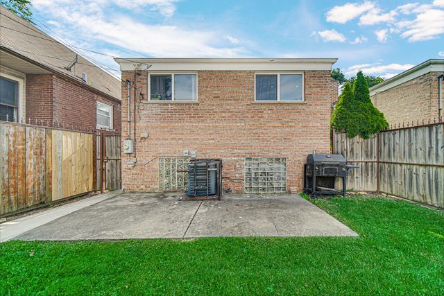 10339 S Calumet Avenue, Chicago, IL 60628