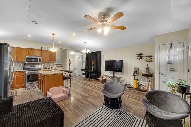 10339 S Calumet Avenue, Chicago, IL 60628