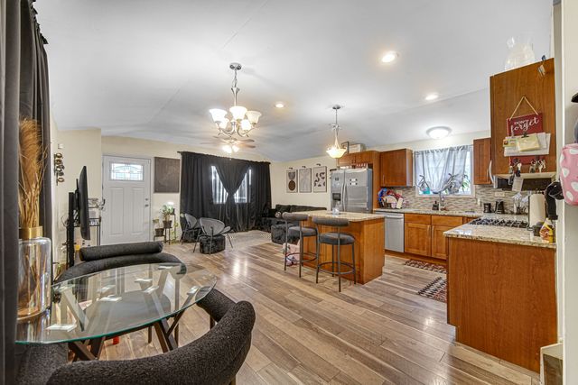 10339 S Calumet Avenue, Chicago, IL 60628