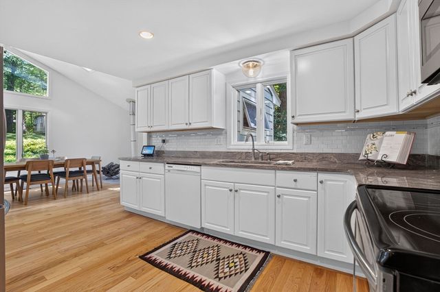 5 Holbrook, Wayland, MA 01778