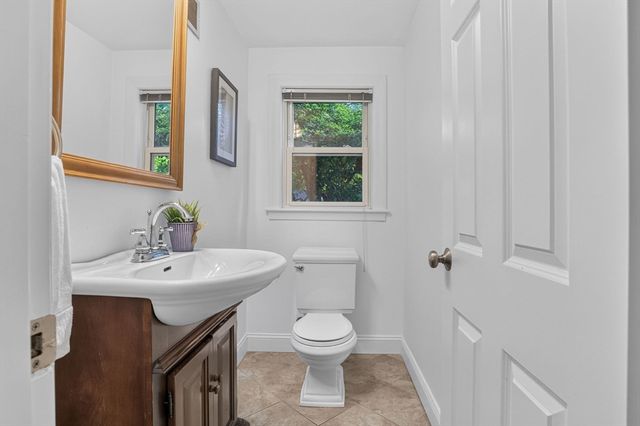 5 Holbrook, Wayland, MA 01778