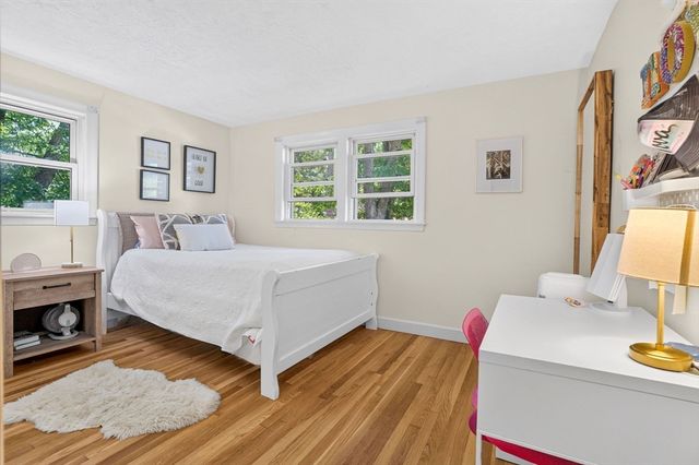 5 Holbrook, Wayland, MA 01778