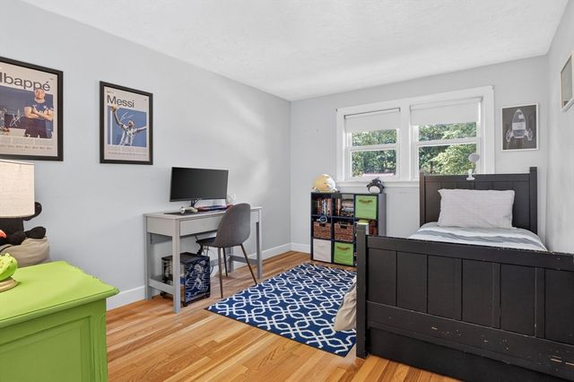 5 Holbrook, Wayland, MA 01778