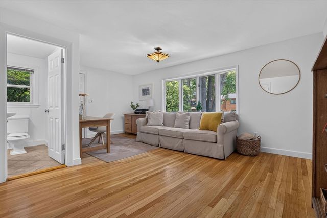 5 Holbrook, Wayland, MA 01778