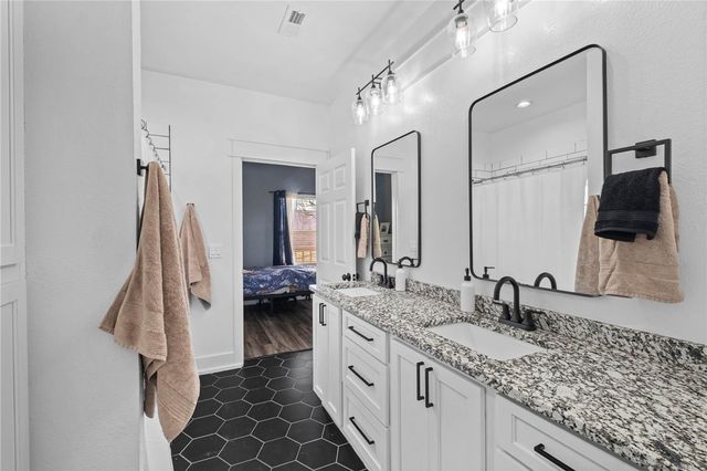 14955 Greasy Valley, Prairie Grove, AR 72753