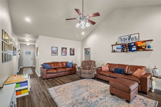 14955 Greasy Valley, Prairie Grove, AR 72753