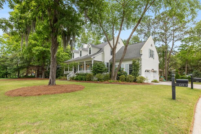 610 Hobcaw Bluff Drive, Mount Pleasant, SC 29464