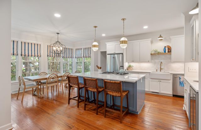 610 Hobcaw Bluff Drive, Mount Pleasant, SC 29464