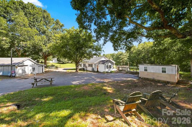 1261 Davis Road, Lincolnton, NC 28092