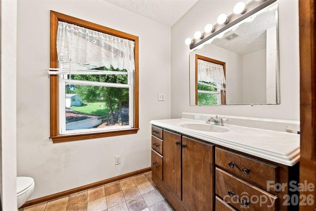 1261 Davis Road, Lincolnton, NC 28092