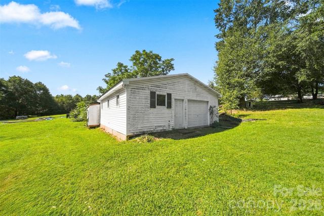 1261 Davis Road, Lincolnton, NC 28092