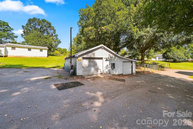 1261 Davis Road, Lincolnton, NC 28092