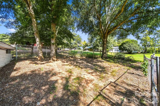 1261 Davis Road, Lincolnton, NC 28092