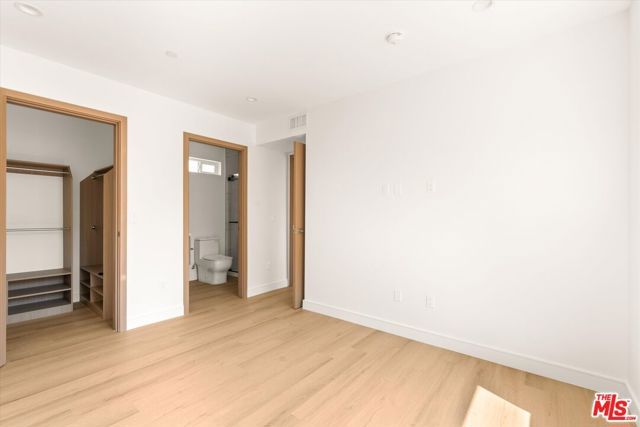 5912 Mammoth Avenue, Sherman Oaks, CA 91401