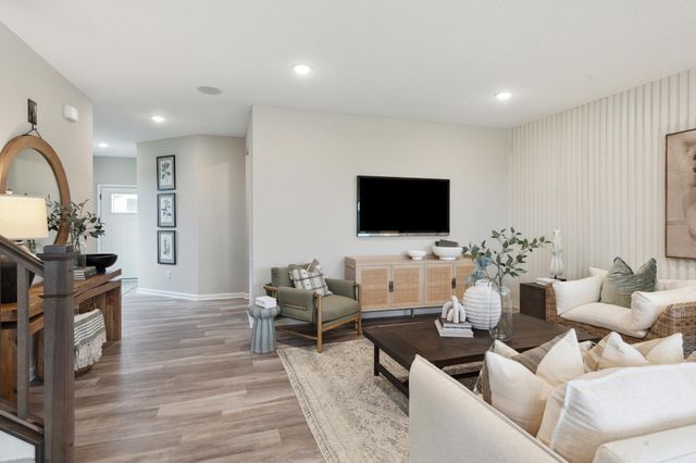 9284 Larimar Trail, Eden Prairie, MN 55347