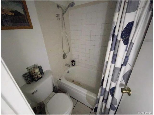 1300 S Parker Rd 11, Denver, CO 80231