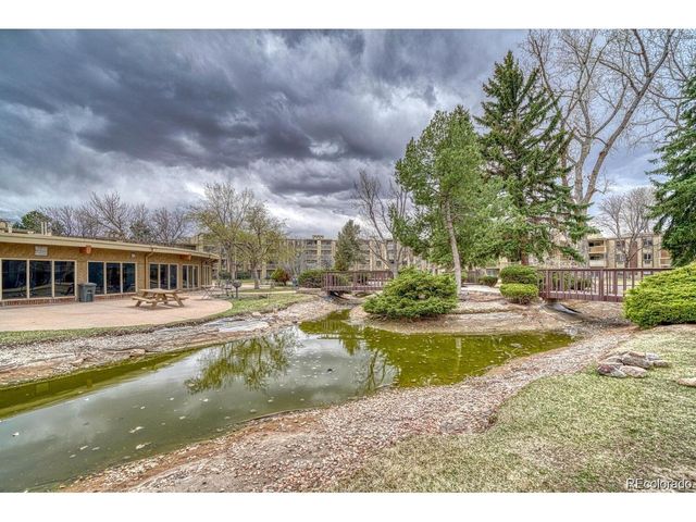 1300 S Parker Rd 11, Denver, CO 80231
