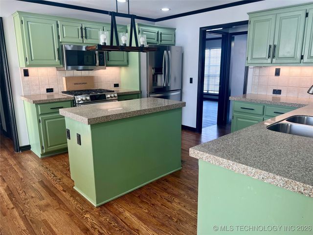 19950 W Hwy 33 Road, Sapulpa, OK 74066