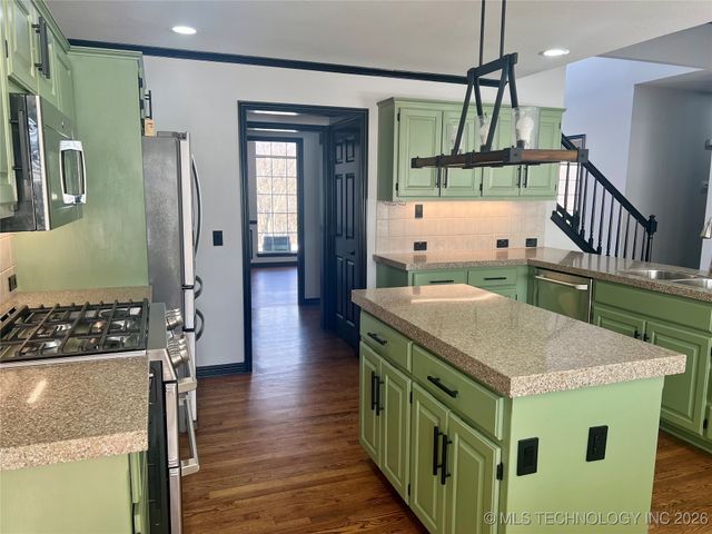 19950 W Hwy 33 Road, Sapulpa, OK 74066