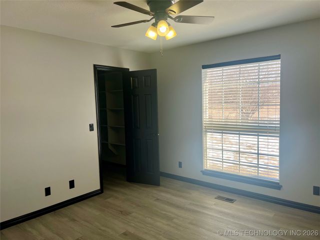 19950 W Hwy 33 Road, Sapulpa, OK 74066