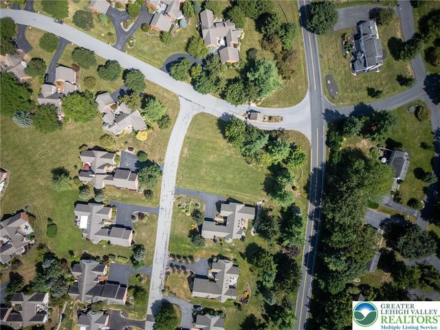 2520 Gracie Lone, Lower Macungie Twp, PA 18062