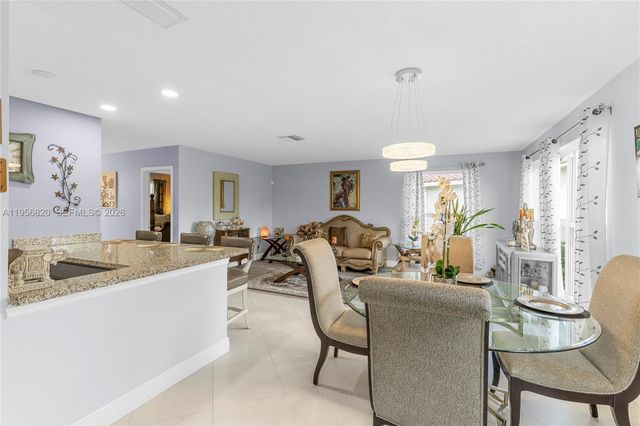 7185 E Tropical Way, Plantation, FL 33317