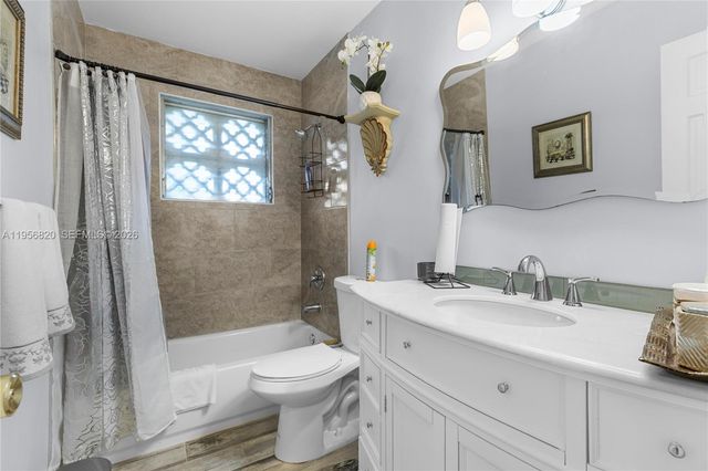 7185 E Tropical Way, Plantation, FL 33317