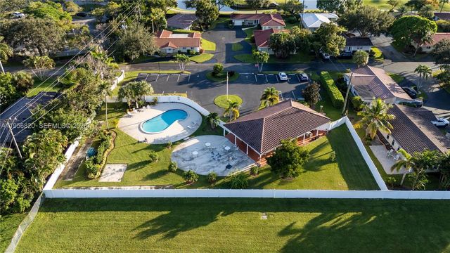 7185 E Tropical Way, Plantation, FL 33317