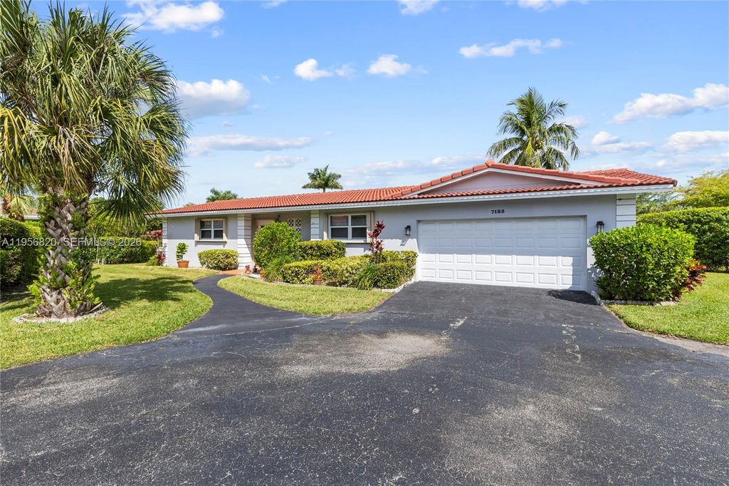 7185 E Tropical Way, Plantation, FL 33317