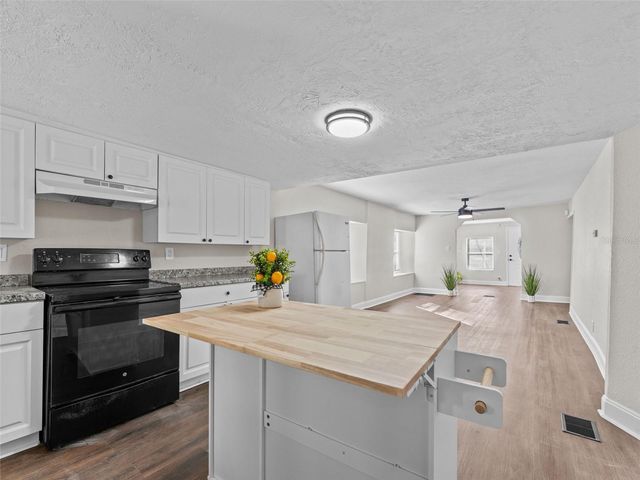 3622 E MOHAWK AVENUE, Tampa, FL 33610