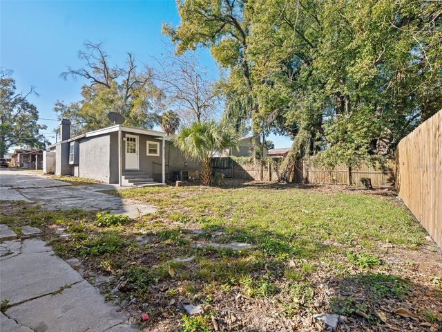 3622 E MOHAWK AVENUE, Tampa, FL 33610