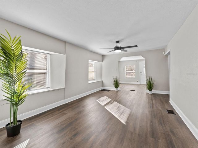 3622 E MOHAWK AVENUE, Tampa, FL 33610