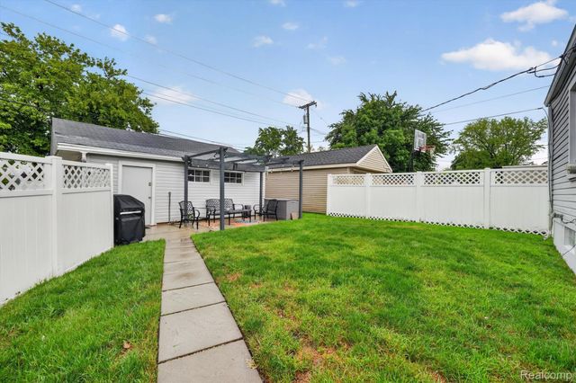 3188 Ellwood Avenue, Berkley, MI 48072