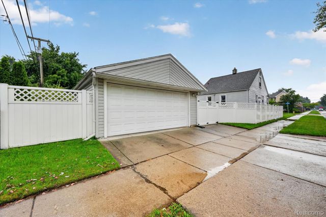 3188 Ellwood Avenue, Berkley, MI 48072