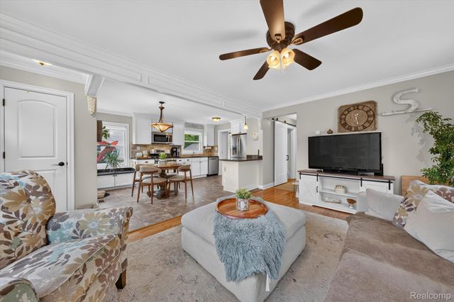 3188 Ellwood Avenue, Berkley, MI 48072