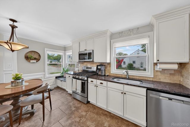 3188 Ellwood Avenue, Berkley, MI 48072