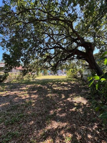 267 NW 31st St, Miami, FL 33127