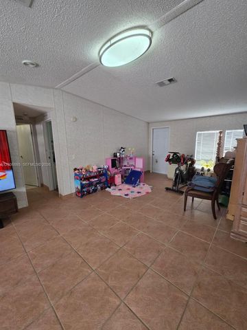 1061 SW 131 PL, Miami, FL 33184