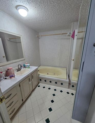 1061 SW 131 PL, Miami, FL 33184