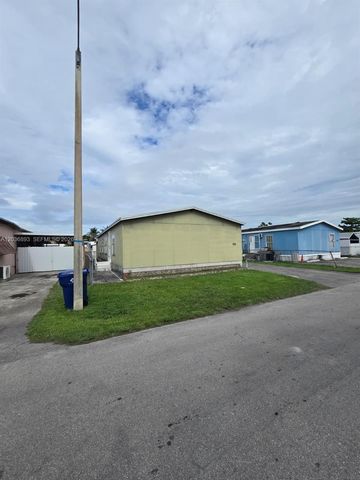 1061 SW 131 PL, Miami, FL 33184