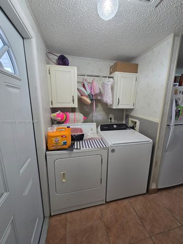 1061 SW 131 PL, Miami, FL 33184