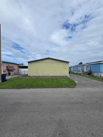 1061 SW 131 PL, Miami, FL 33184