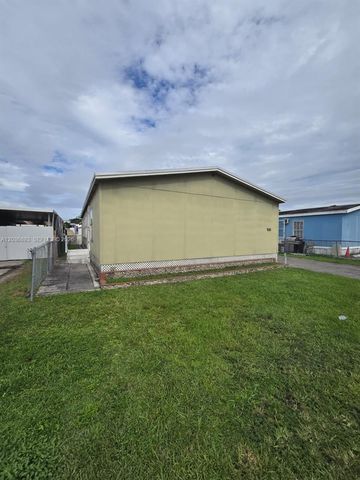 1061 SW 131 PL, Miami, FL 33184