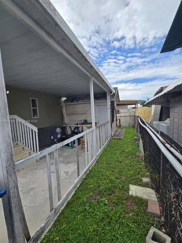 1061 SW 131 PL, Miami, FL 33184
