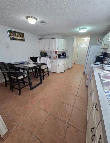 1061 SW 131 PL, Miami, FL 33184