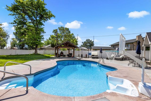 203 Melba Dr, Nampa, ID 83686