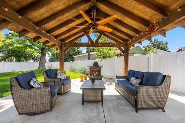 203 Melba Dr, Nampa, ID 83686